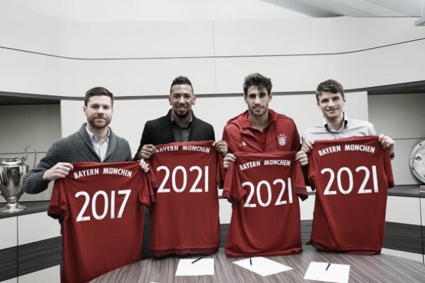 Bayern de Munique renova contratos de Boateng, Xabi Alonso, Javi Martínez e Müller