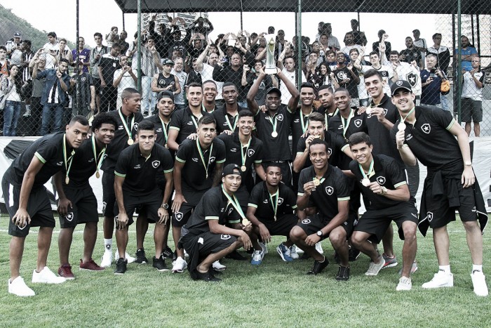 Botafogo enfrenta Mirassol de olho nas quartas de final da Copinha