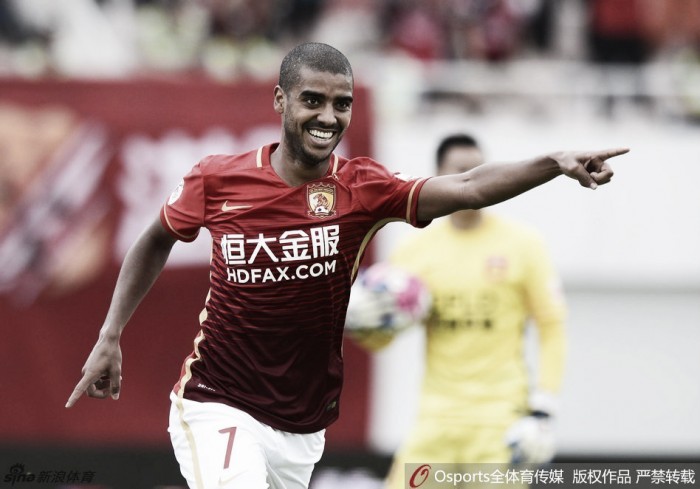Guangzhou dispara na liderança e Zaccheroni vence duelo pessoal com Eriksson na China Guangzhou dispara na liderança e Zaccheroni vence duelo pessoal com Eriksson na China