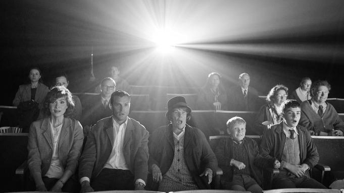“Belfast”,
un filme que vuelve a situar a Kenneth Branagh en primera línea