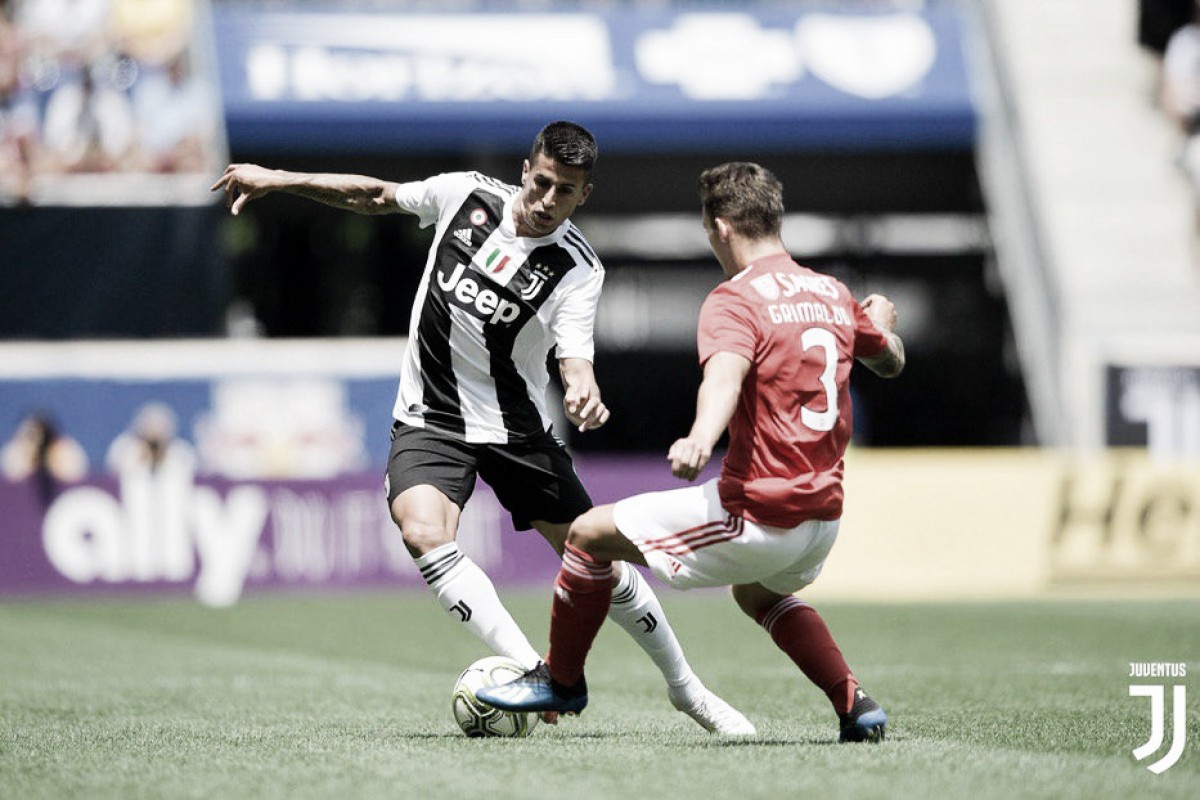 Par de golazos en el empate entre Benfica y Juventus