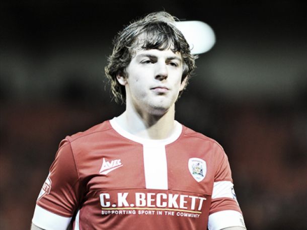United midfielder Ben Pearson signs loan extension at Barnsley