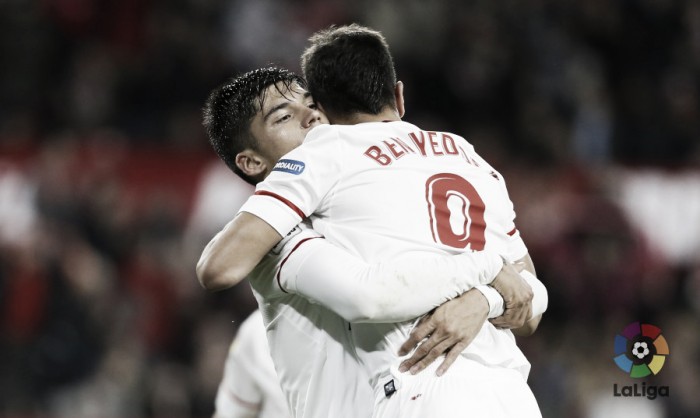 El Sevilla cumple con el trámite pero no despeja las dudas