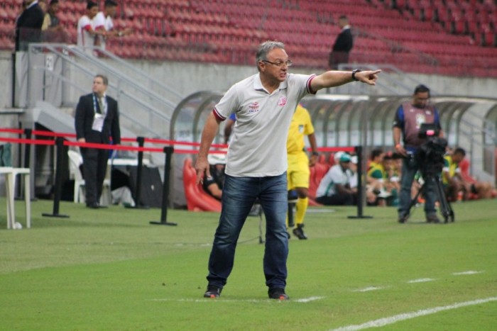 Com gol de Zé Carlos, CRB vence o Náutico em Recife e se aproxima do G-4
