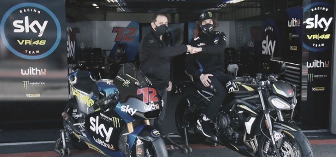 Marco Bezzecchi gana el
Triumph Triple Trophy Marco Bezzecchi gana el
Triumph Triple Trophy