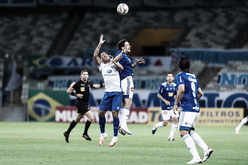 Ney Franco resume frustração após derrota do Cruzeiro em casa: "Incompetência ofensiva" Ney Franco resume frustração após derrota do Cruzeiro em casa: "Incompetência ofensiva"