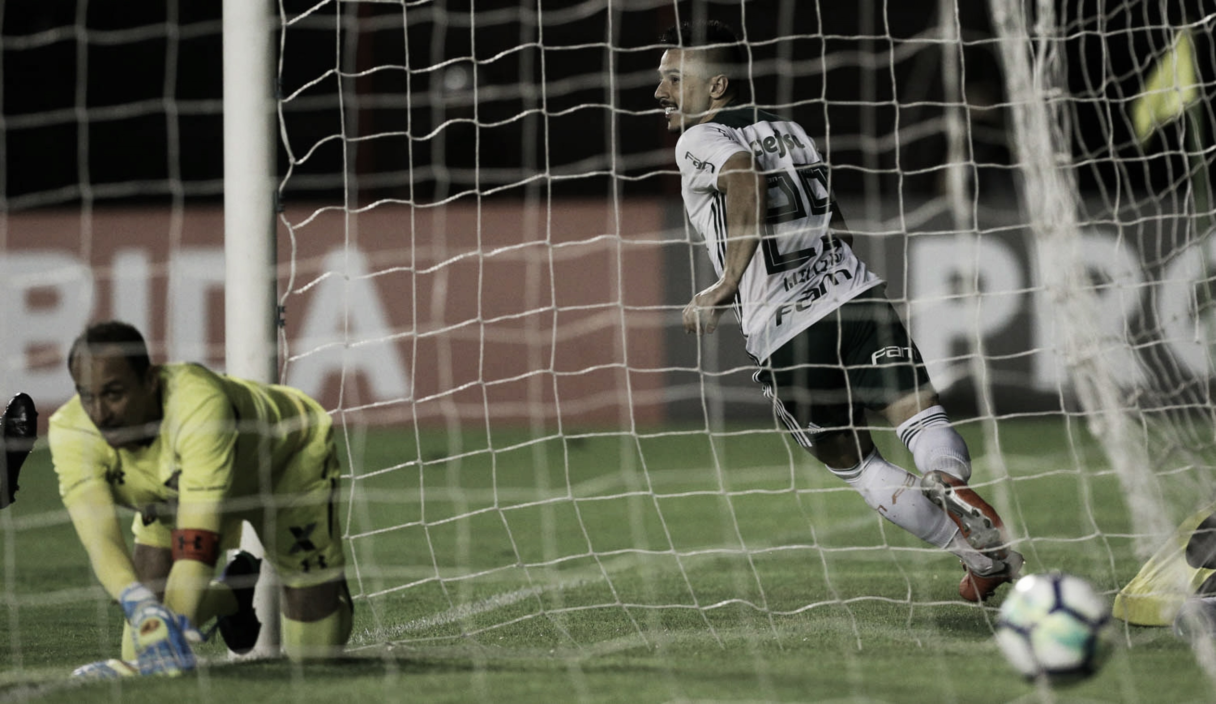 Willian decide, Palmeiras vence Sport e assume vice-liderança do Brasileirão Willian decide, Palmeiras vence Sport e assume vice-liderança do Brasileirão