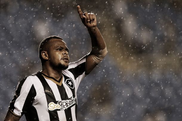 Botafogo anuncia renovação de contrato com Puma por mais um ano
