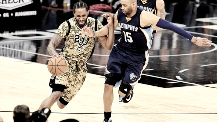 NBA - I San Antonio Spurs superano i Memphis Grizzlies guidati dal duo Aldridge-Leonard