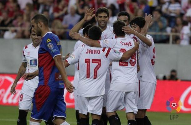 El Sevilla cierra su fiesta a ritmo de goles