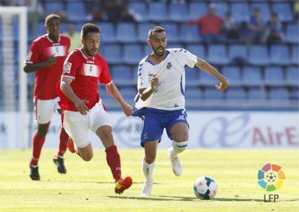 El Real Murcia vence en Tenerife y acaricia el sueño del 'playoff'