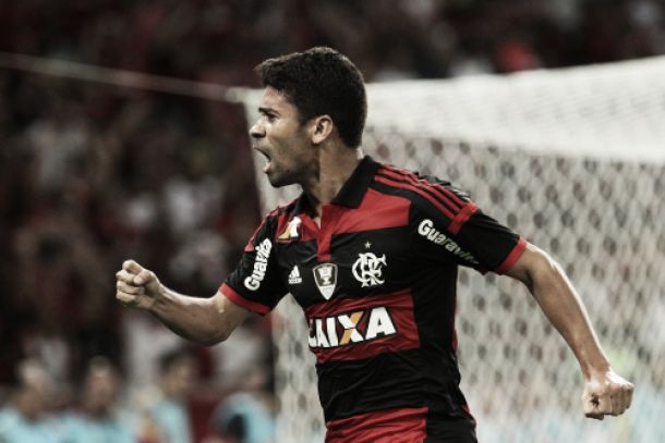 Eduardo da Silva comemora gol e exalta apoio da torcida: "Eles estão de parabéns"