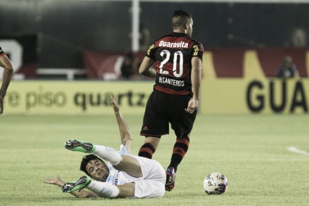 Alecsandro faz gol, vira goleiro no final e Flamengo empata com Macaé na estreia do Carioca