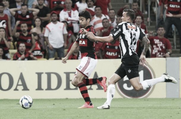 Flamengo vira sobre o Atlético-MG e chega à terceira vitória consecutiva
