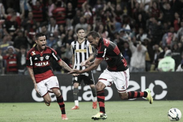 Flamengo vence Botafogo e deixa a lanterna do Brasileirão