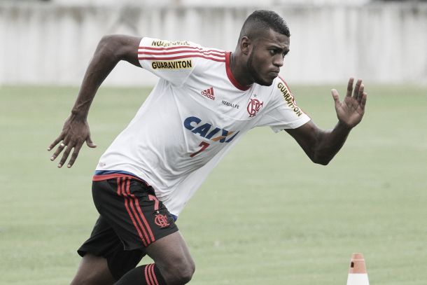 Marcelo Cirino cobra dedicação do Flamengo para clássico e elogia Fred: "É um camisa 9 mesmo"