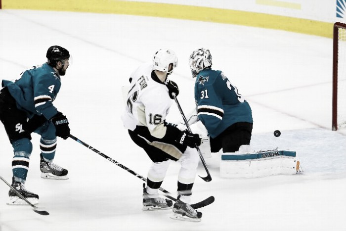 Pittsburgh Penguins push San Jose Sharks to brink of elimination