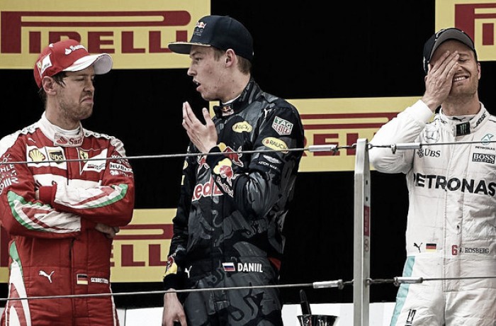 Vettel, Räikkönen y el 'torpedo en discordia', Kvyat