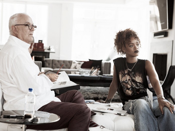 Rihanna
y Manolo Blahnik lanzan la nueva colección de botas “Savage”
