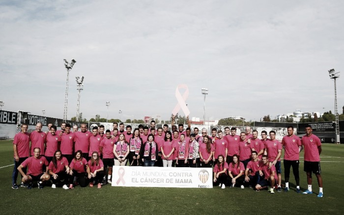 El Valencia CF se une a la campaña contra el cáncer de mama