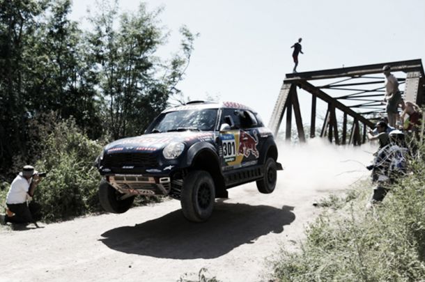 Dakar 2015, va ad Al-Attiyah la prima tappa delle auto