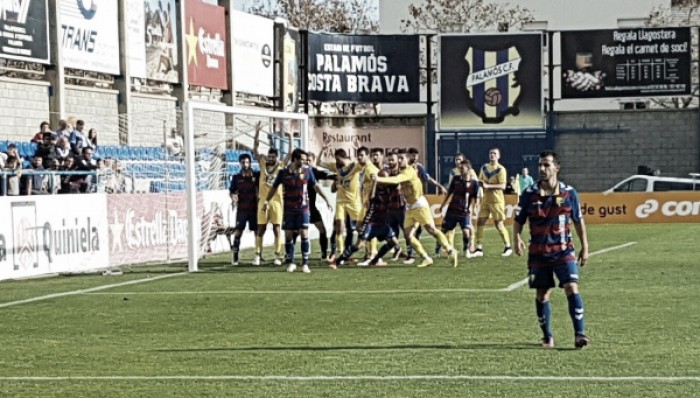 CF Badalona - UE Llagostera: playoff contra salvación