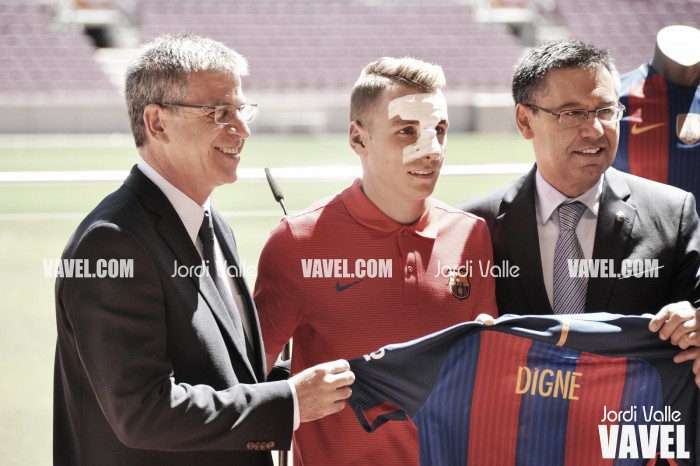 Robert Fernández repasó la actualidad del FC Barcelona en la presentación de Digne