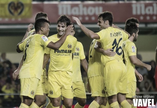 Fotos e imágenes del Villarreal 2 - 0 Almería, de la 8ª jornada de Liga BBVA
