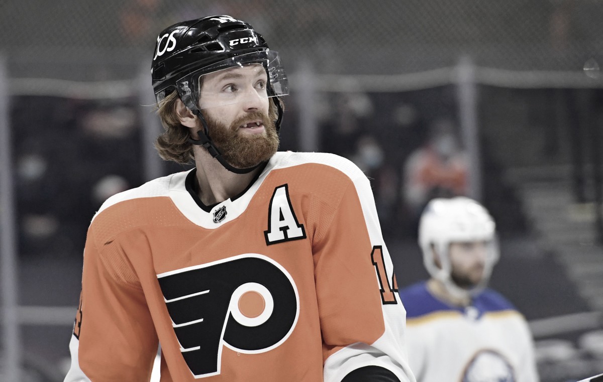 Largas extensiones de contrato para Andrei Svechnikov y para Sean Couturier Largas extensiones de contrato para Andrei Svechnikov y para Sean Couturier
