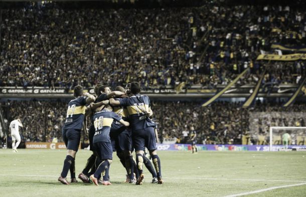 Na estreia de Arruabarrena, Boca vence o líder Vélez de virada