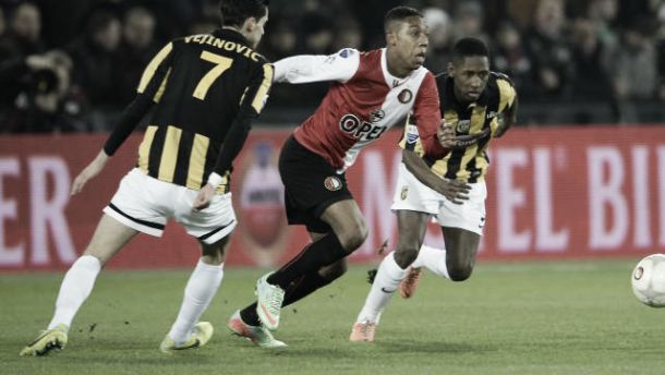 Feyenoord e Vitesse empatam no De Kuip