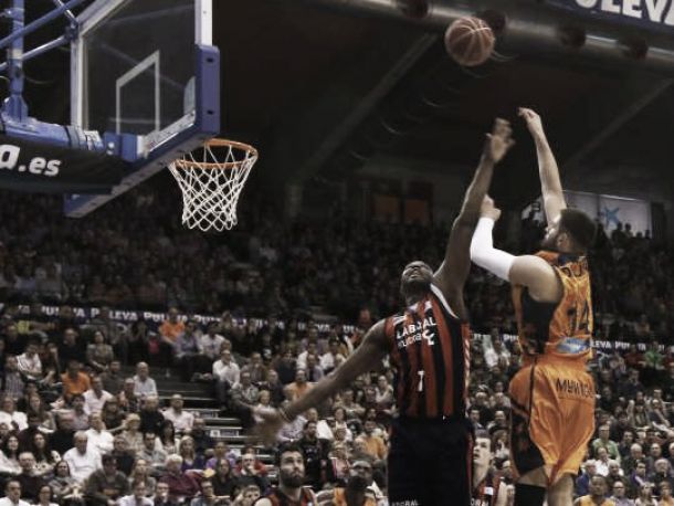 Valencia Basket tumba al Laboral Kutxa