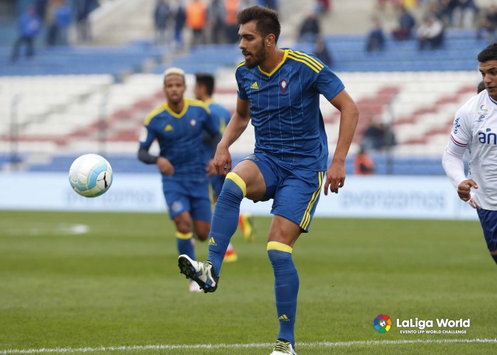 Borja Iglesias jugará una temporada más en el filial