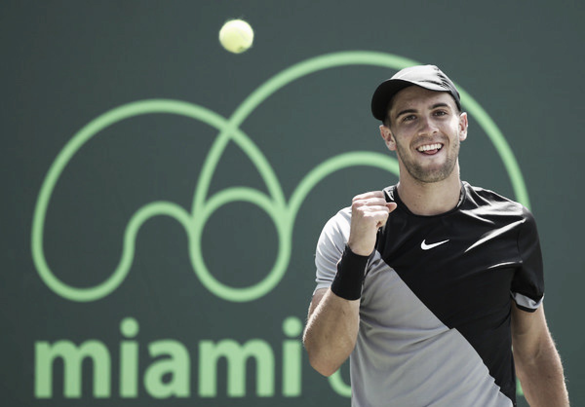 Coric remonta a Sock y alcanza los octavos de final Coric remonta a Sock y alcanza los octavos de final