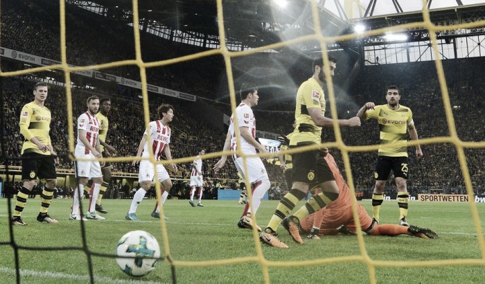 Bundesliga - Vola il Dortmund, 5-0 al Colonia e vetta riconquistata