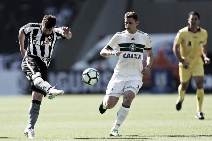 Em jogo franco, Botafogo e Coritiba ficam no empate pelo Brasileirão