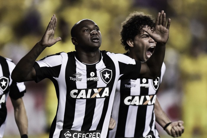 Botafogo enfrenta o Barcelona com chances de classificação