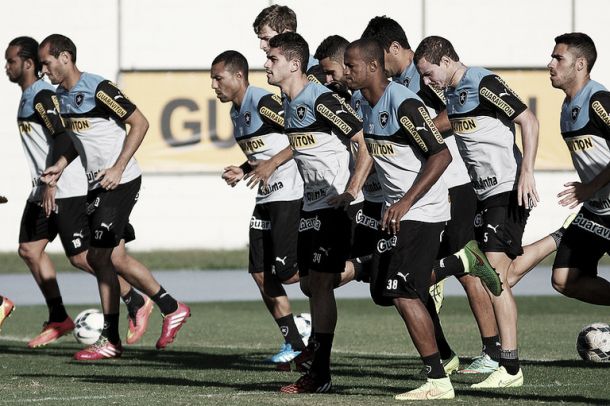Botafogo paga salários a apenas dois jogadores e gera revolta no elenco