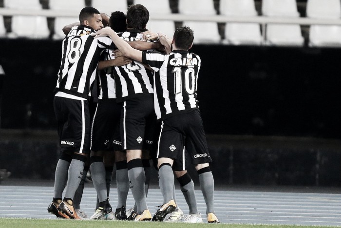 Botafogo aproveita erros defensivos do Sport para vencer e entrar no G-6