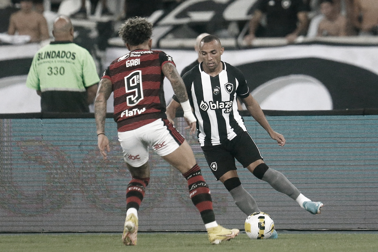 Flamengo vence clássico contra Botafogo e assume vice-liderança do Campeonato Brasileiro