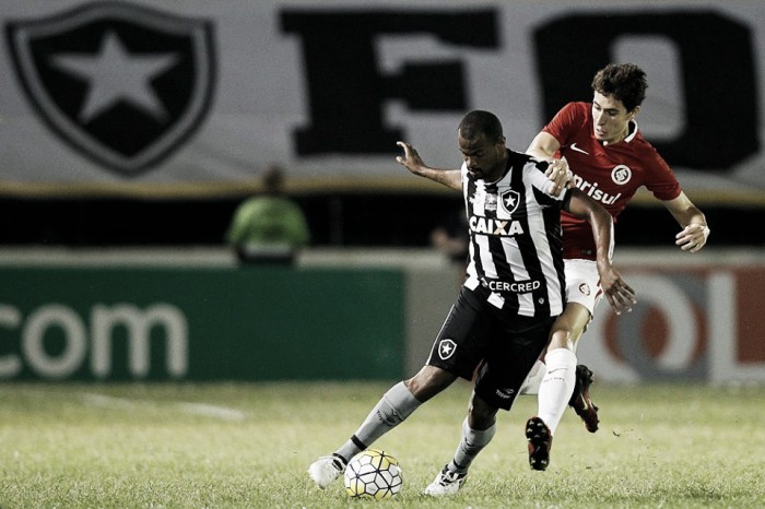 Botafogo vence, complica situação do Inter e engrena terceira vitória consecutiva