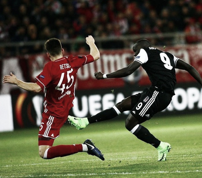 Com gol de Aboubakar, Besiktas arranca empate fora de casa contra Olympiacos