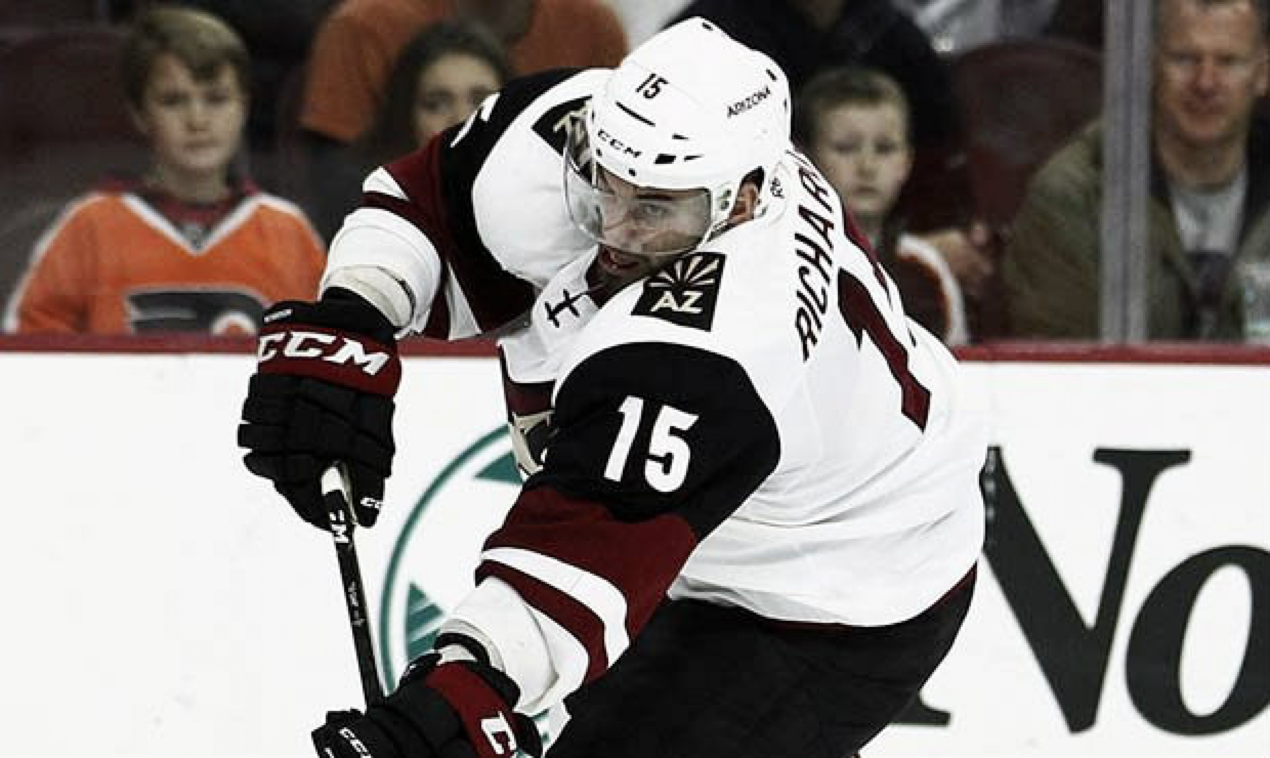 Arizona Coyotes: Brad Richardson back as strong as ever