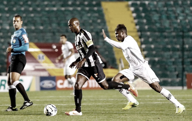 Na luta pelo G-4, Bragantino e Figueirense se enfrentam pela quinta rodada da Série B Na luta pelo G-4, Bragantino e Figueirense se enfrentam pela quinta rodada da Série B