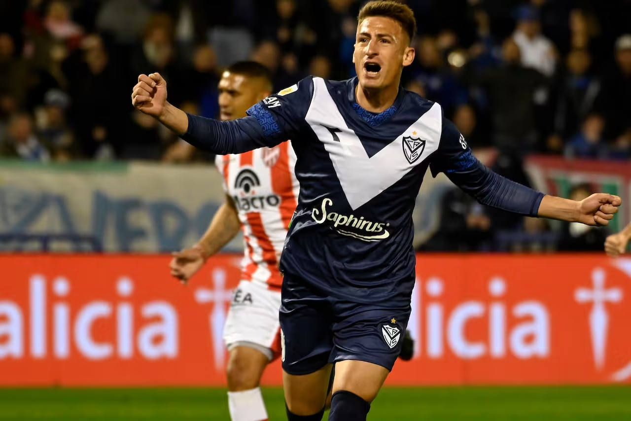 Sin Domínguez en el banco, Vélez buscará ganar su primer partido del torneo