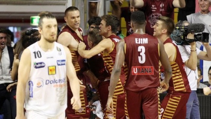 LegaBasket Serie A - Reyer Venezia ad un passo dallo Scudetto, Trento per allungare la serie a gara 7