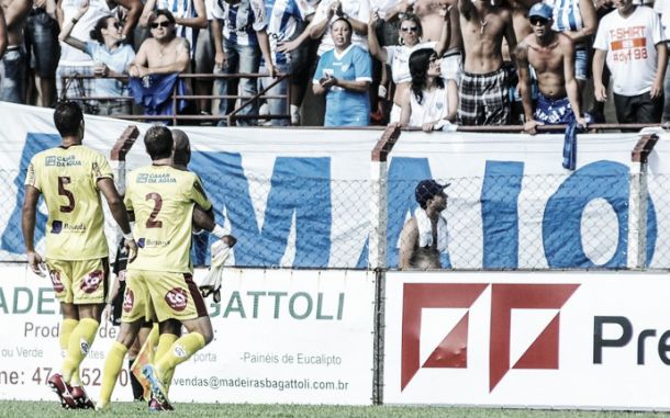 Brasão faz dois e dá a vitória para o Atlético-IB contra o Avaí Brasão faz dois e dá a vitória para o Atlético-IB contra o Avaí