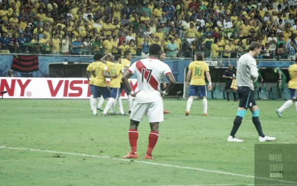 Brasil vence Peru com tranquilidade em Salvador e encerra 2015 com vitória Brasil vence Peru com tranquilidade em Salvador e encerra 2015 com vitória
