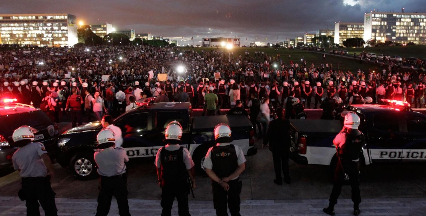 Rousseff: "Ascoltiamo la protesta"
