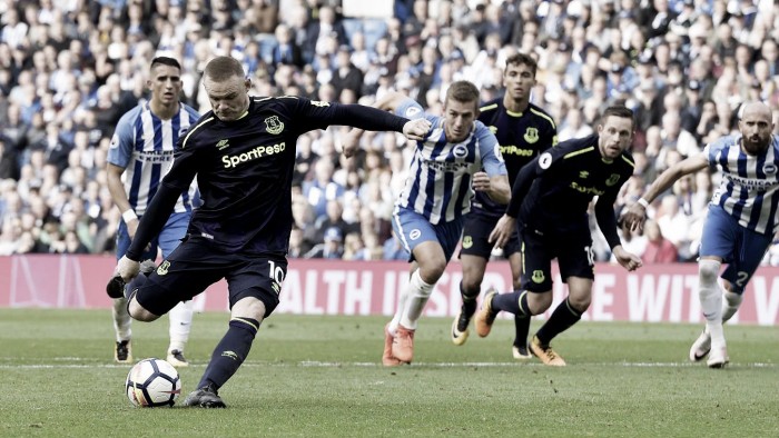 Rooney rescata un punto
